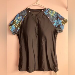 Holipick Women’s Rash Guard Swimwear Top, Medium, Short Sleeves, NWT